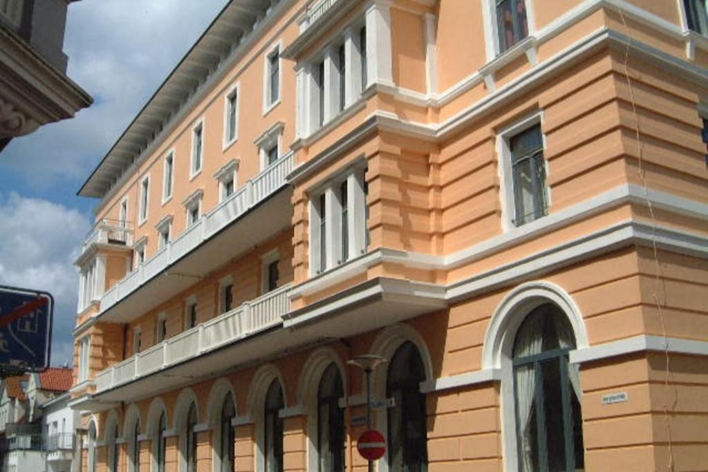 Berringer Dorsch, Direkt Am Strand Росток Екстер'єр фото